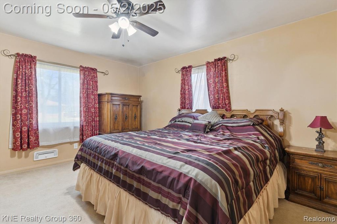 24091 Blackstone St in Oak Park, MI Photo 17