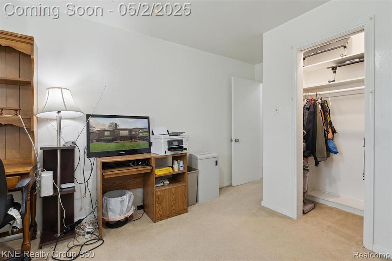 24091 Blackstone St in Oak Park, MI Photo 25
