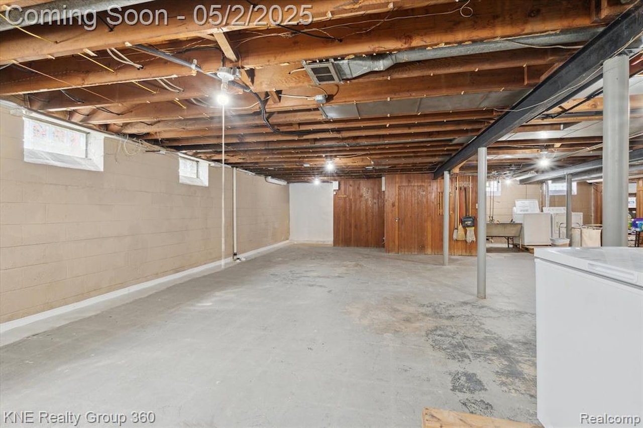 24091 Blackstone St in Oak Park, MI Photo 28