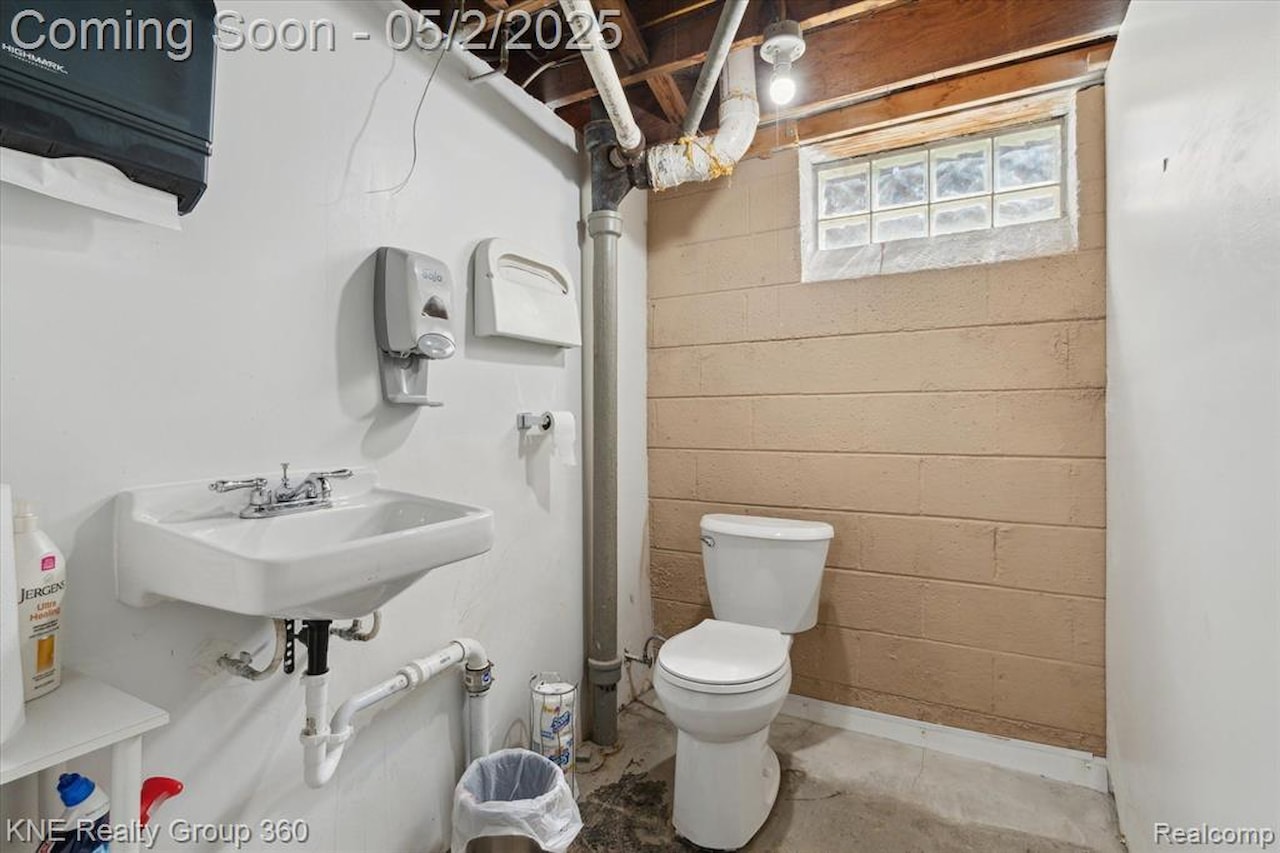 24091 Blackstone St in Oak Park, MI Photo 32