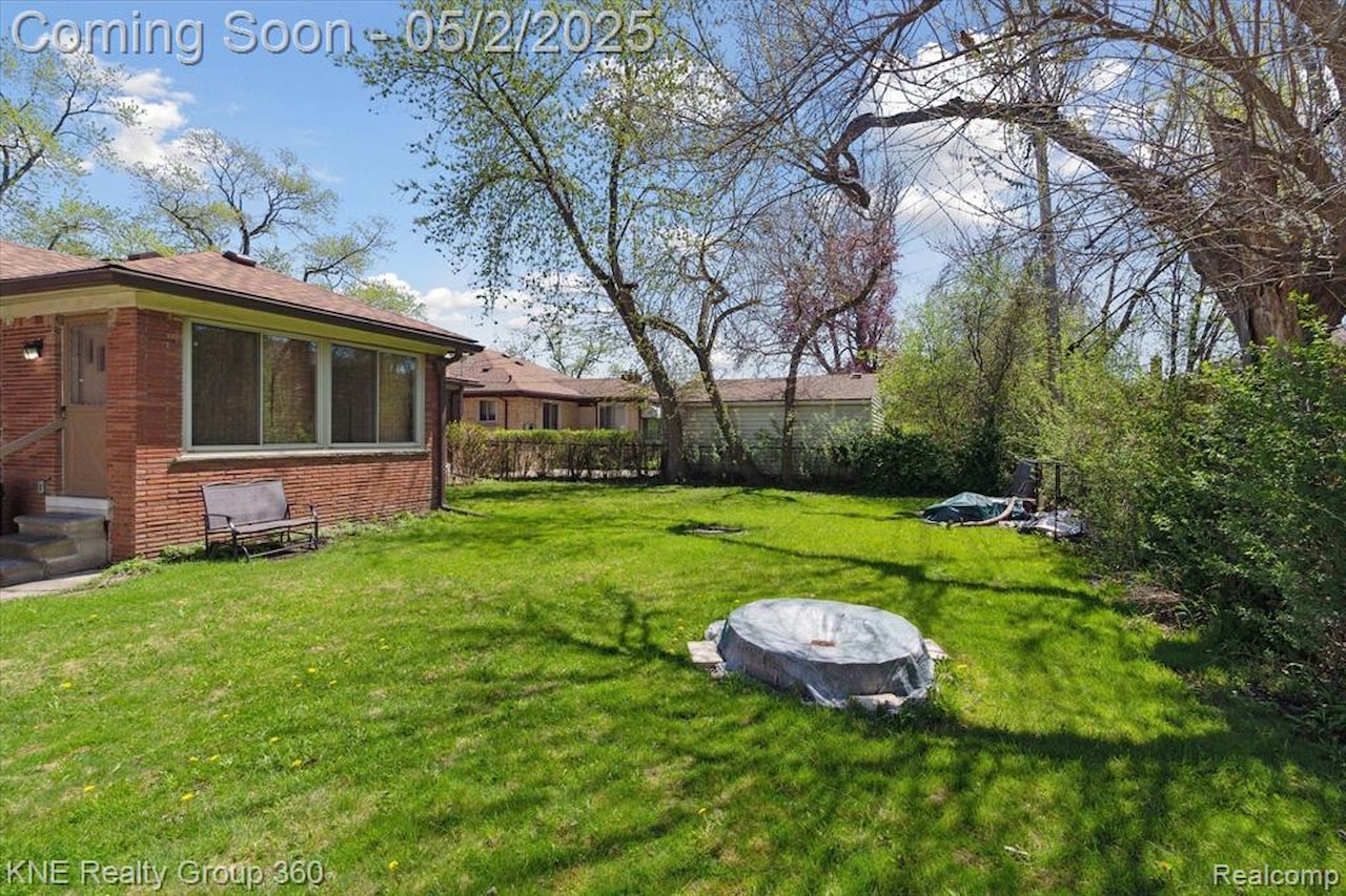 24091 Blackstone St in Oak Park, MI Photo 36