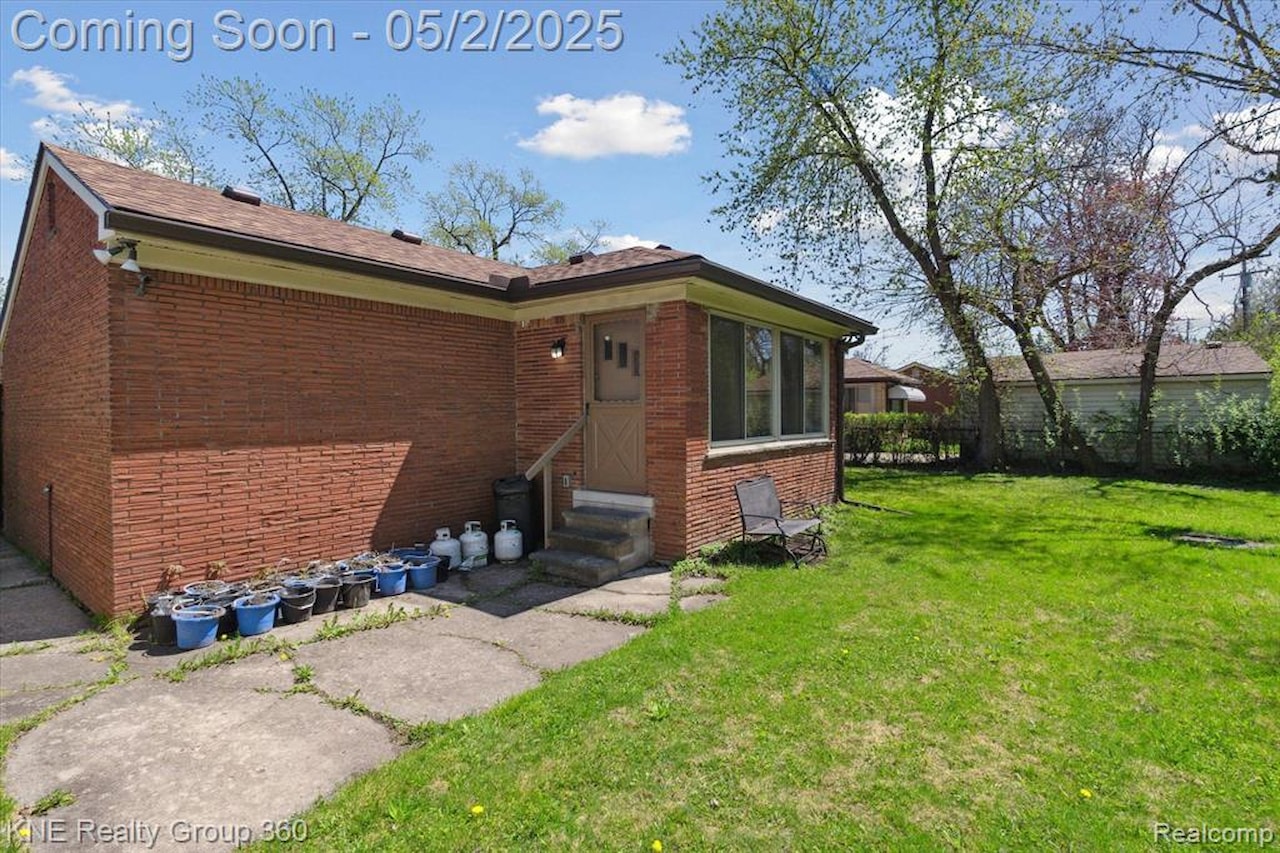 24091 Blackstone St in Oak Park, MI Photo 37