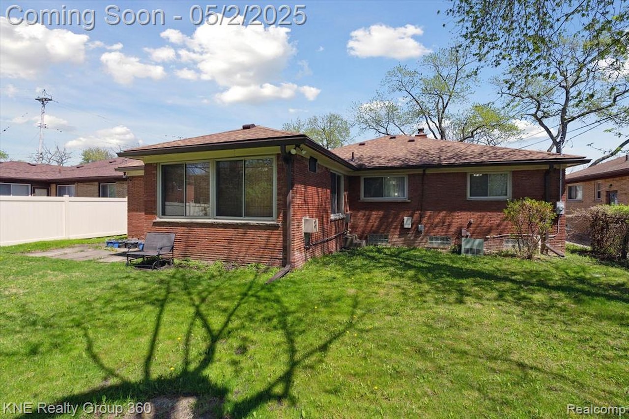 24091 Blackstone St in Oak Park, MI Photo 39