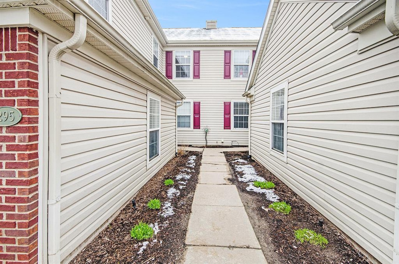 295 Victoria Dr Dexter, MI 48130 | MLS 81025015493 Photo 6