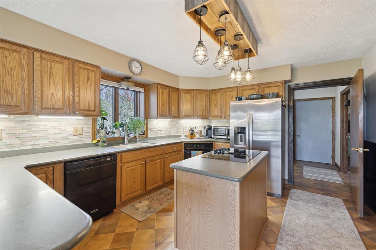 2929 E Frost Rd in Williamston, MI Photo 13