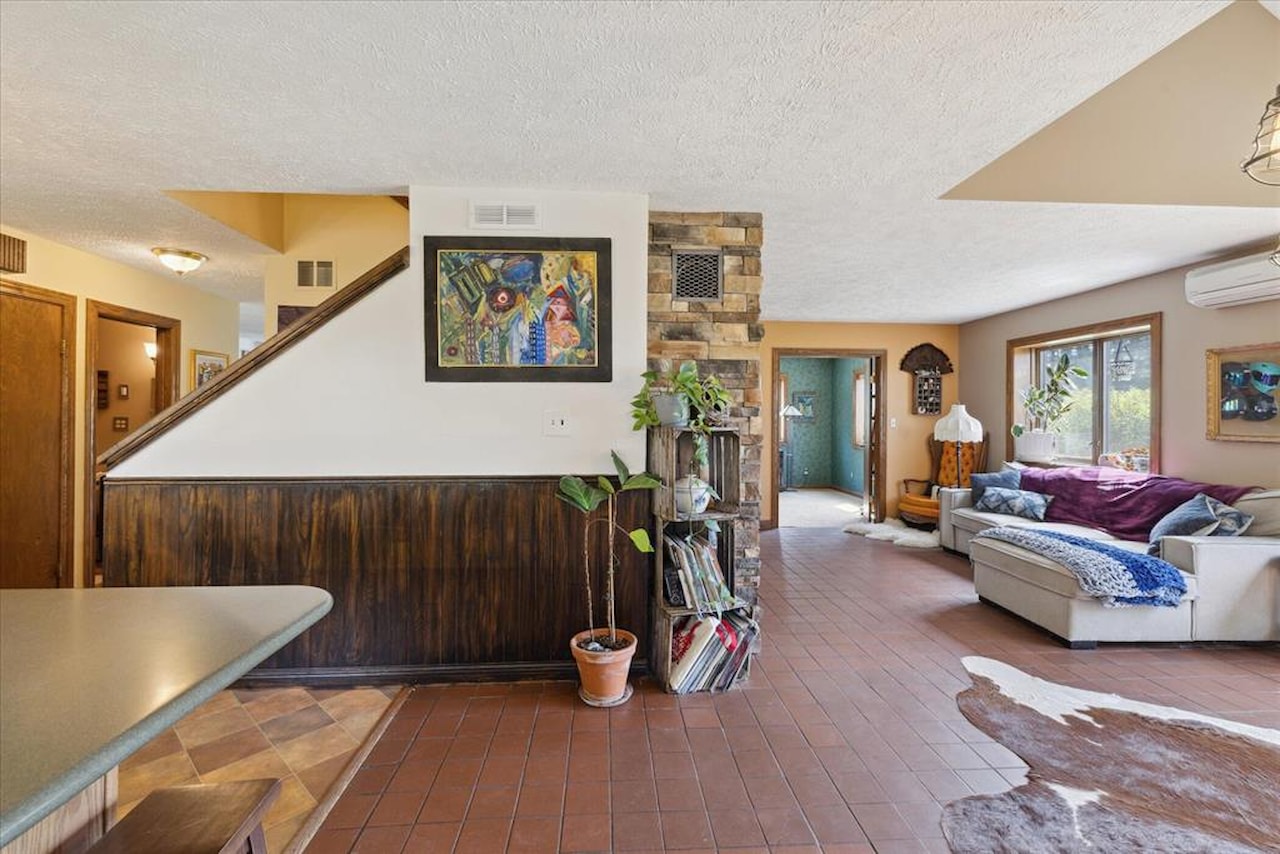 2929 E Frost Rd in Williamston, MI Photo 18