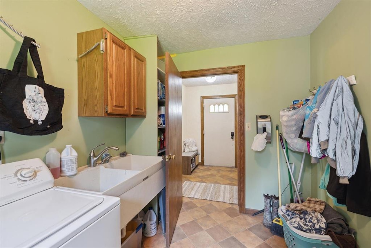 2929 E Frost Rd in Williamston, MI Photo 20