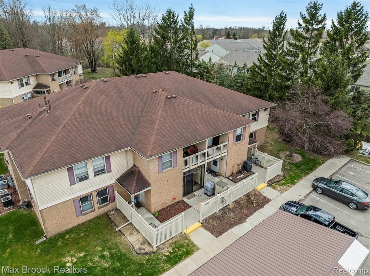 61161 Greenwood Dr in South Lyon, MI Photo 29