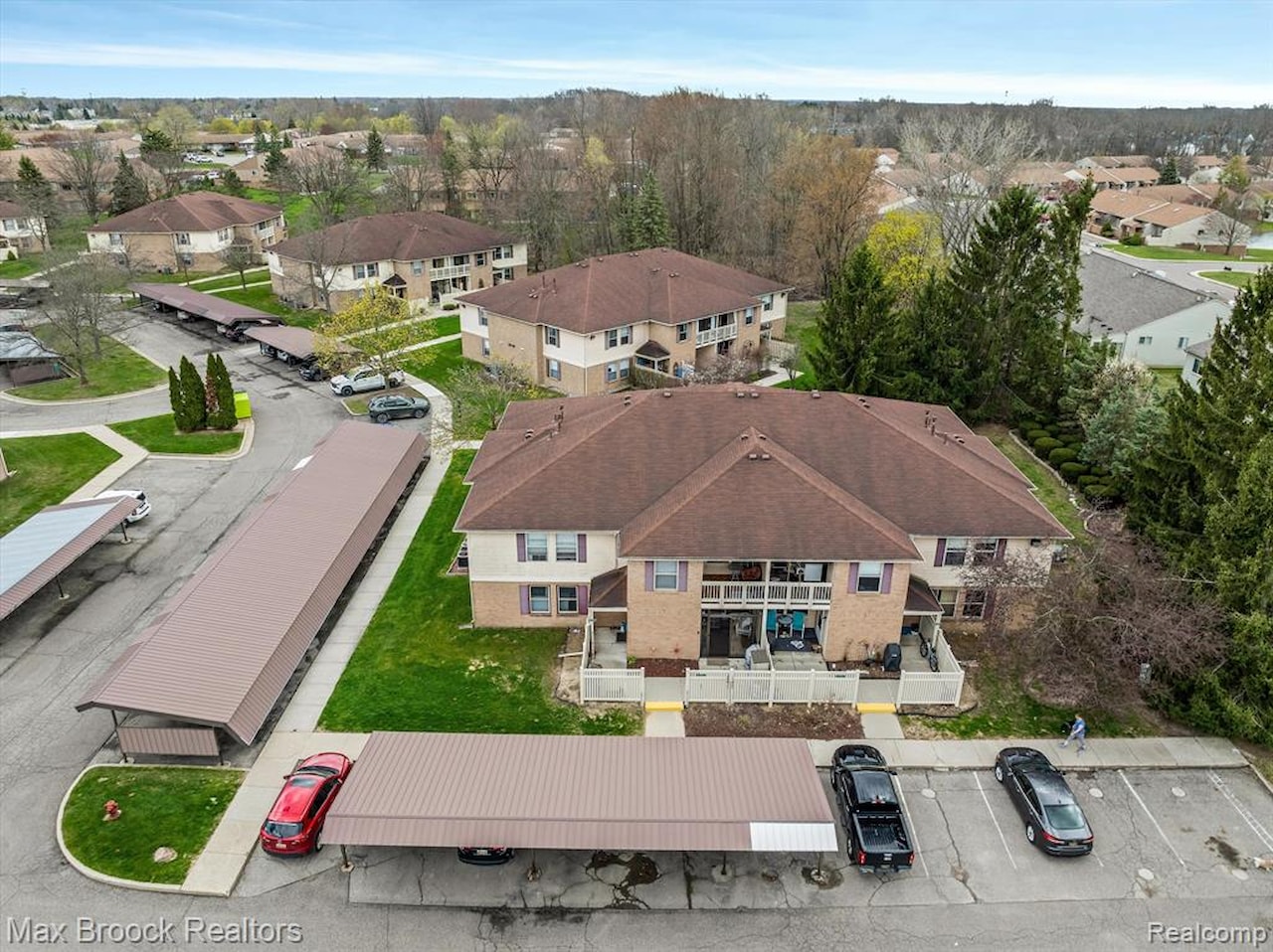 61161 Greenwood Dr in South Lyon, MI Photo 28