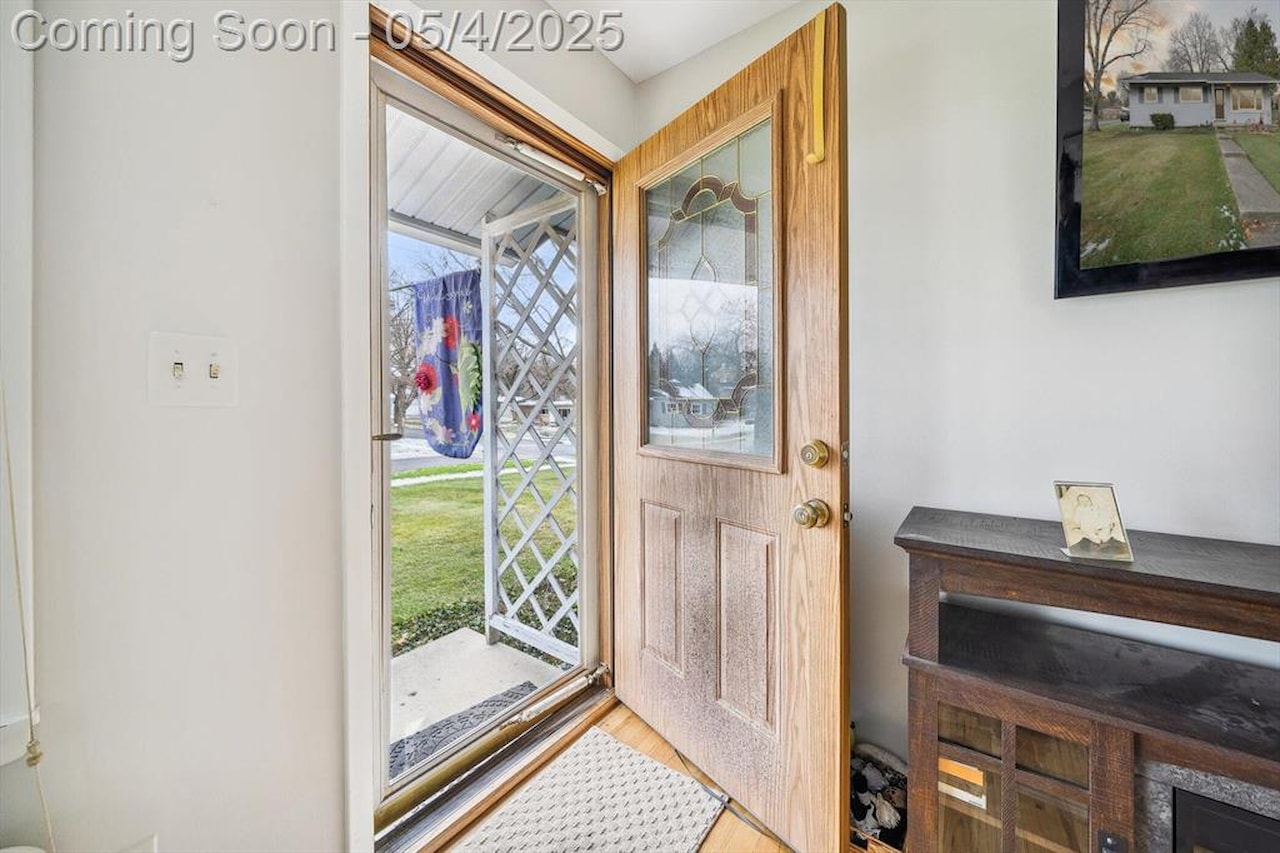 2996 Lakeview Dr in Ann Arbor, MI Photo 5