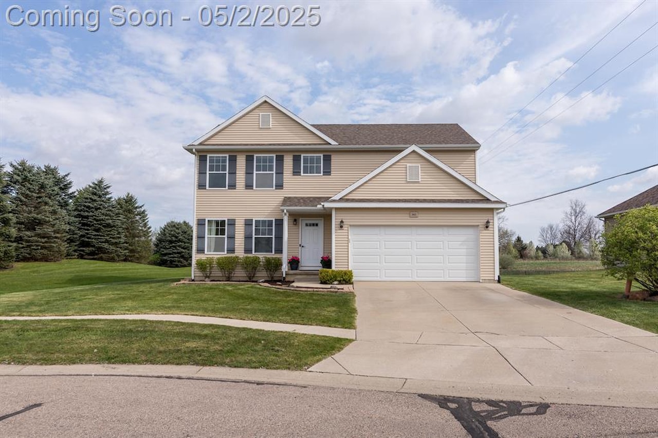 3411 Amber Oaks Dr in Howell Twp, MI
