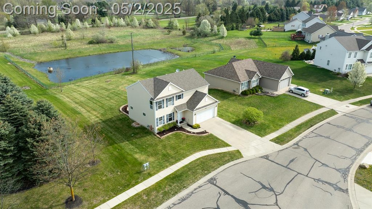 3411 Amber Oaks Dr in Howell Twp, MI Photo 2