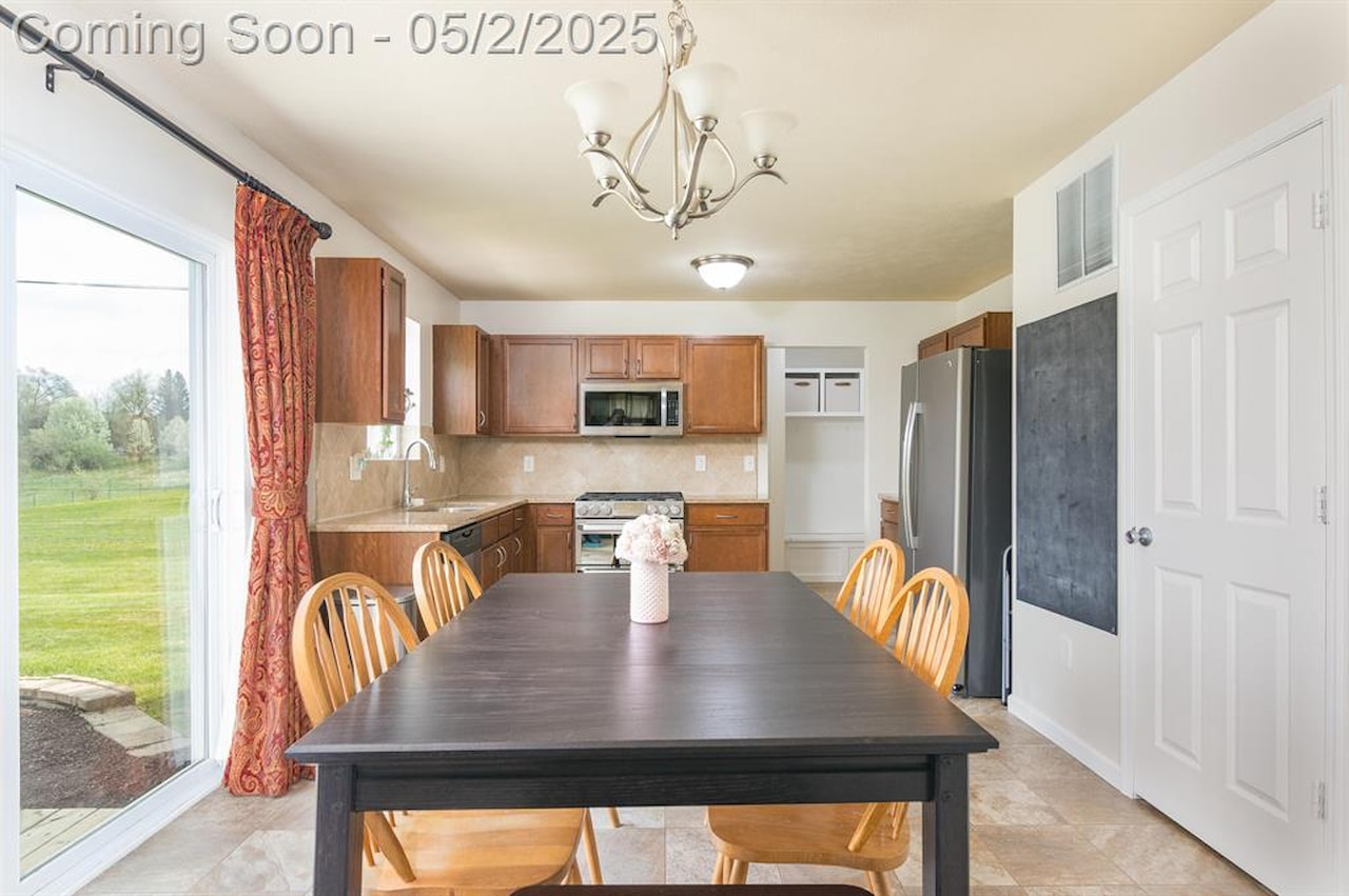 3411 Amber Oaks Dr in Howell Twp, MI Photo 6