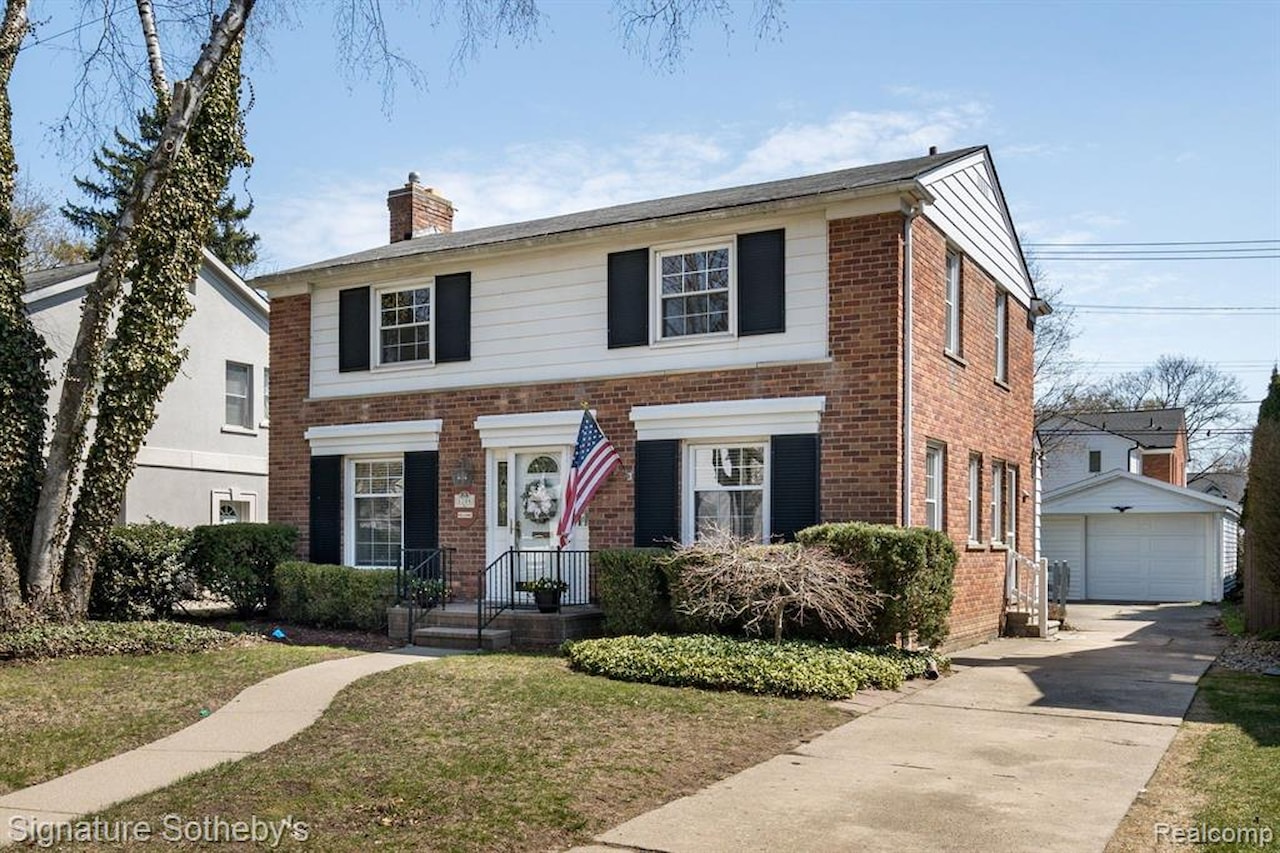 1205 S Bates St in Birmingham, MI