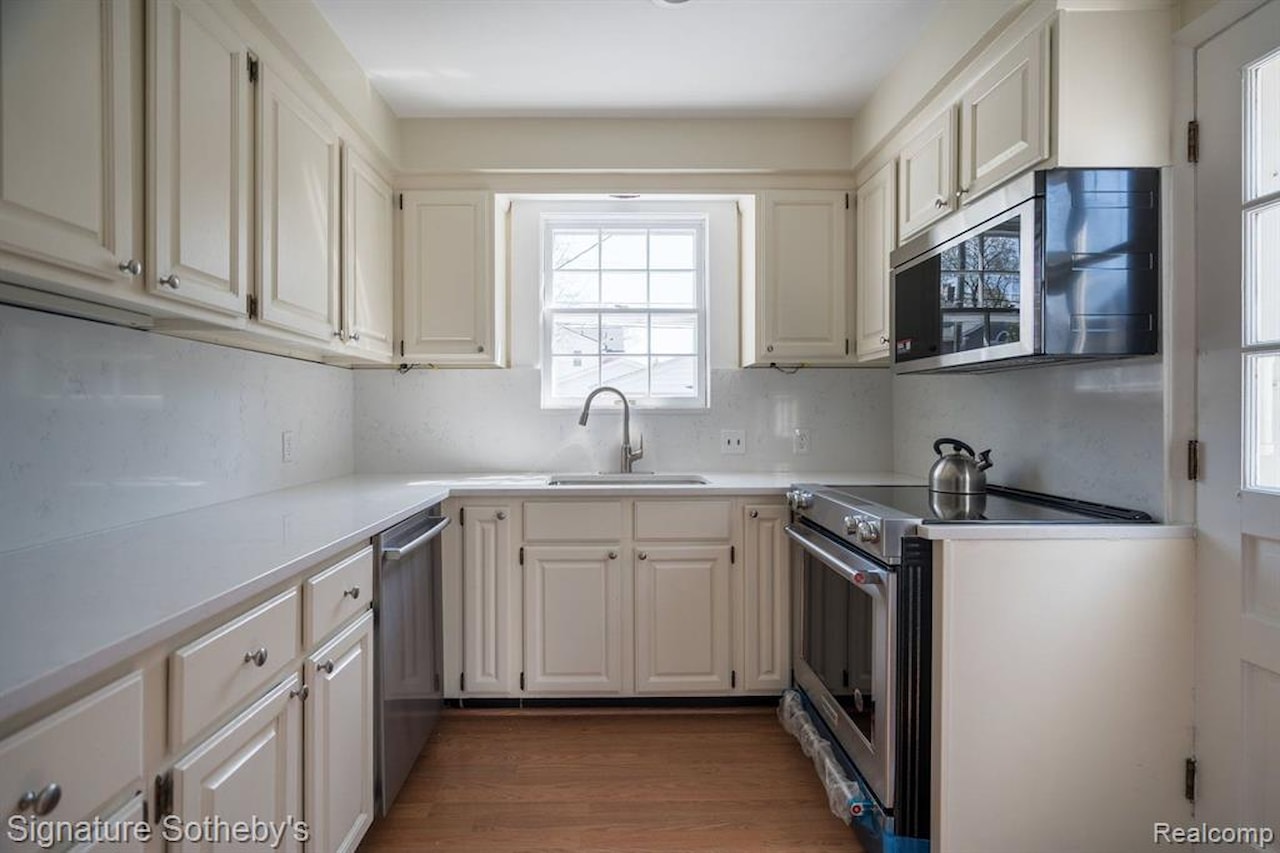 1205 S Bates St in Birmingham, MI Photo 14