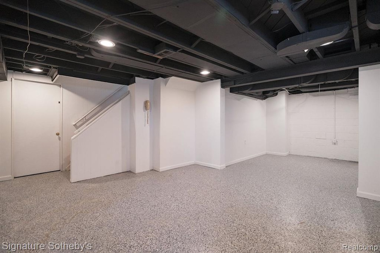 1205 S Bates St in Birmingham, MI Photo 27