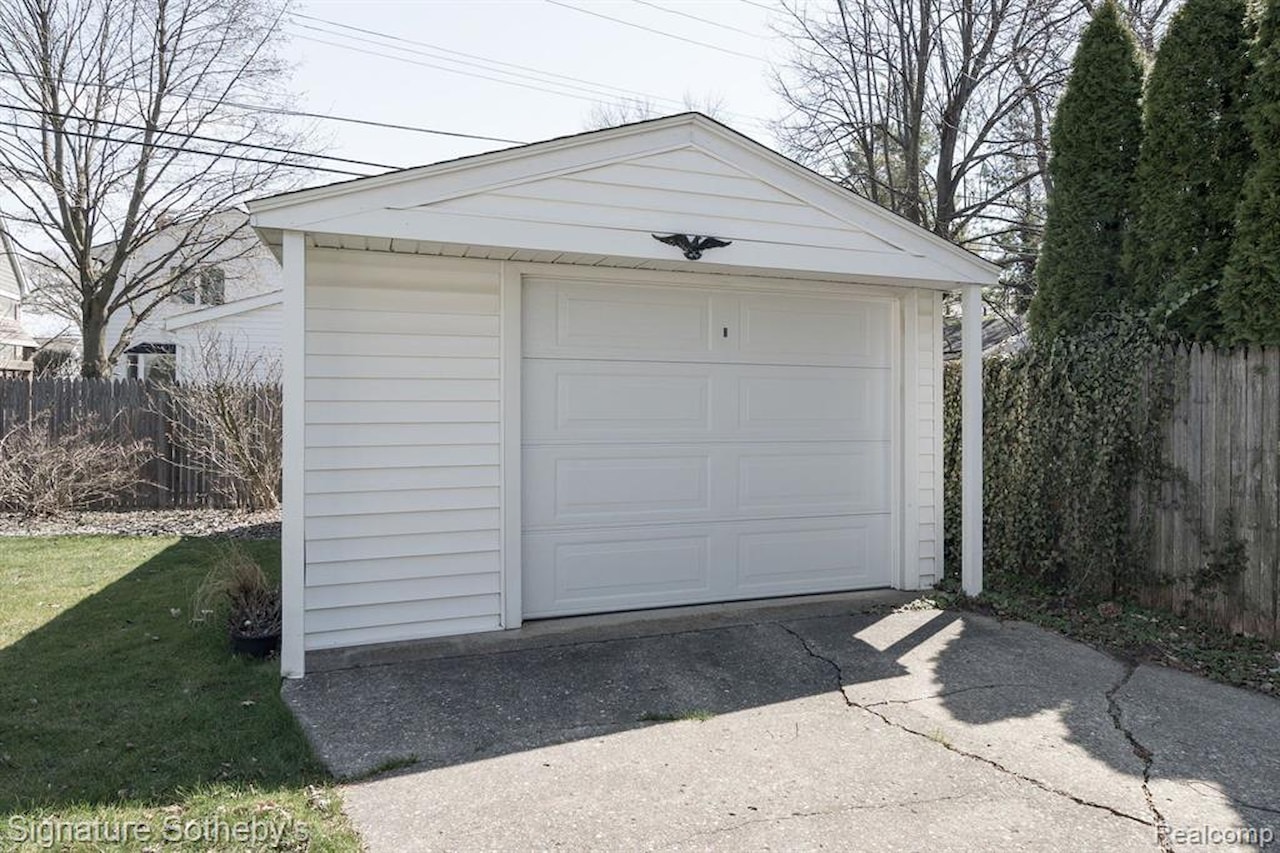 1205 S Bates St in Birmingham, MI Photo 33