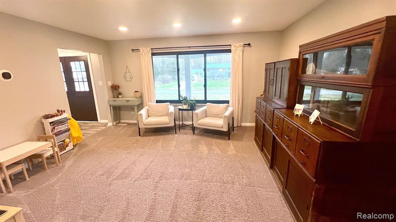 10579 Lee Ann Dr in Brighton Twp, MI Photo 3