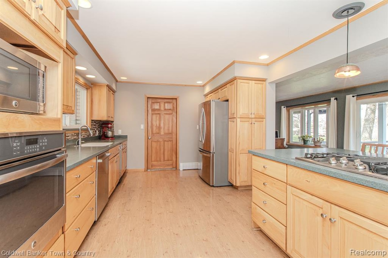4405 Shoreview Ln in Hamburg Twp, MI Photo 15