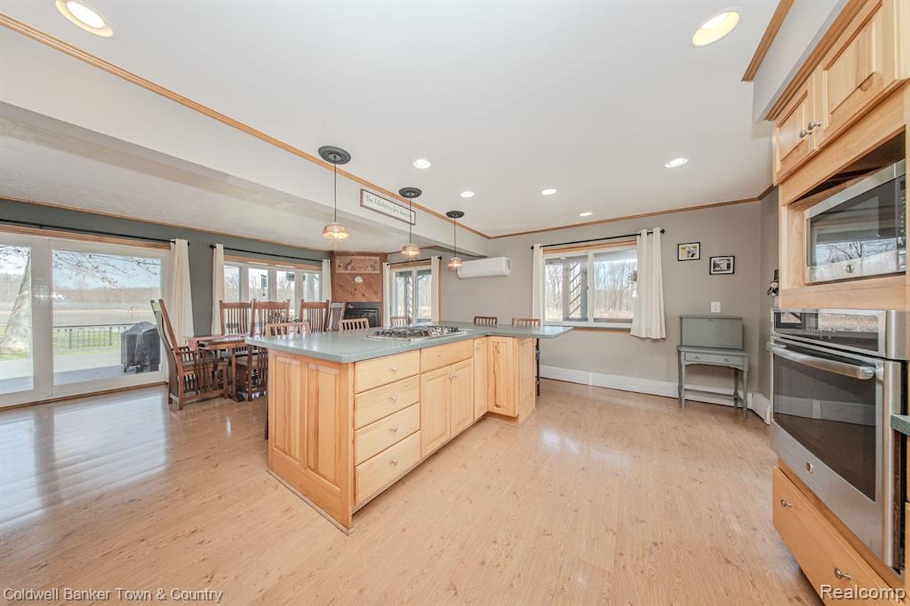 4405 Shoreview Ln in Hamburg Twp, MI Photo 16