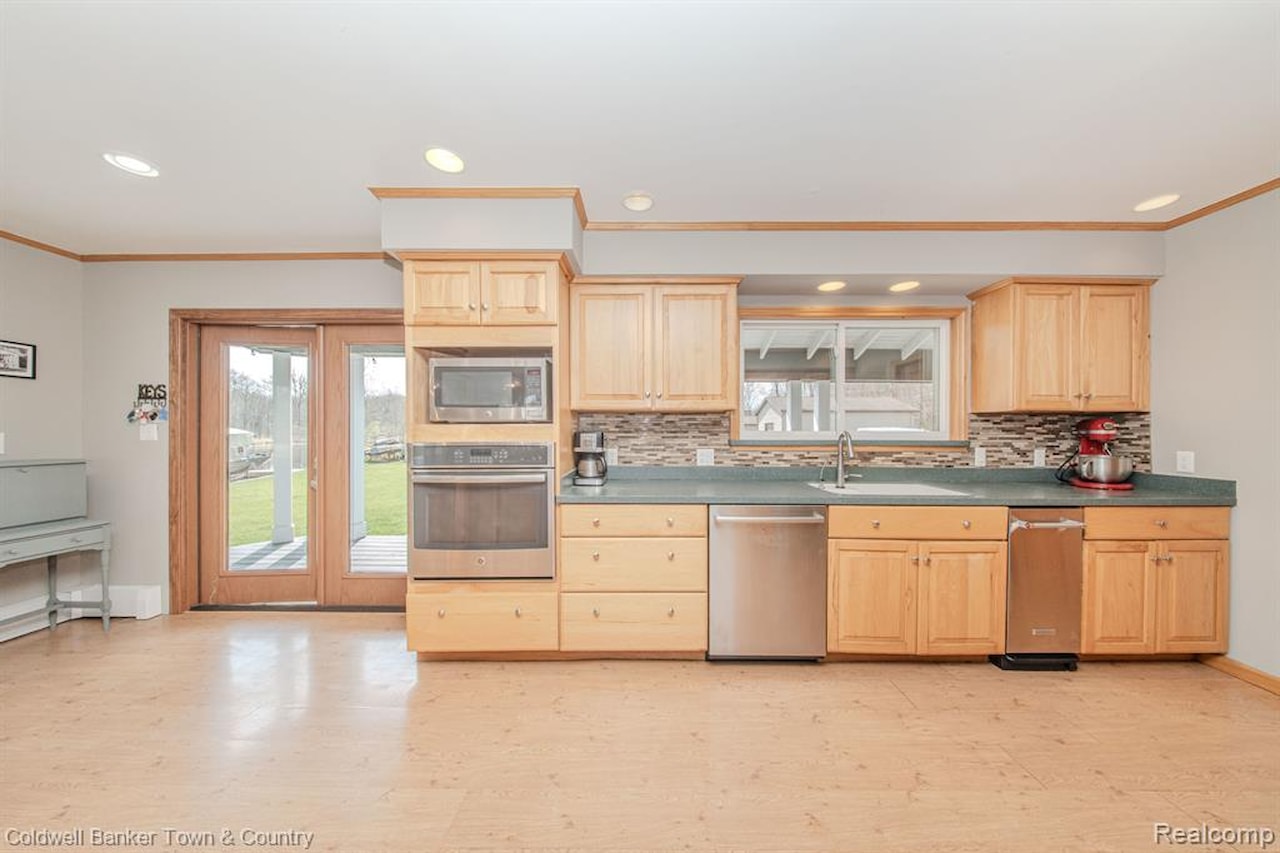 4405 Shoreview Ln in Hamburg Twp, MI Photo 17