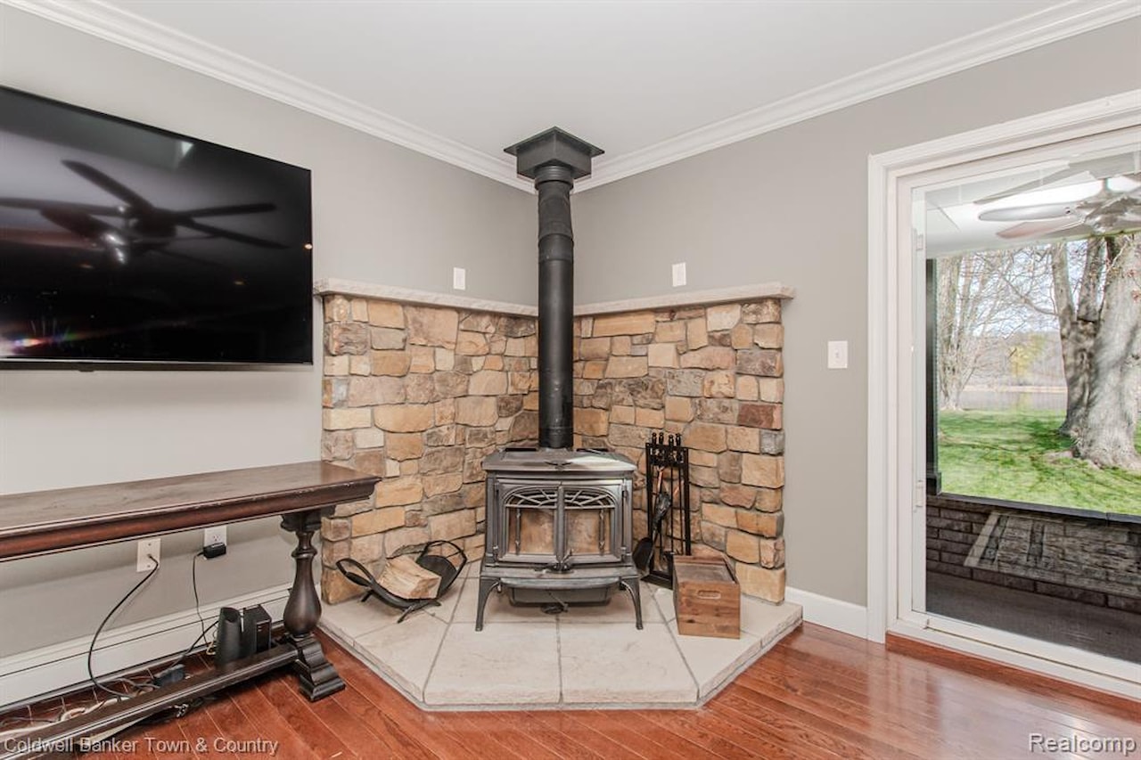 4405 Shoreview Ln in Hamburg Twp, MI Photo 30