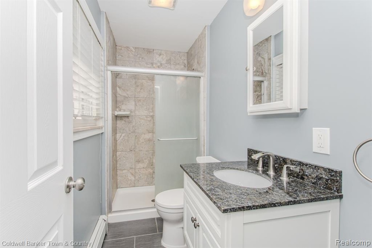 4405 Shoreview Ln in Hamburg Twp, MI Photo 39