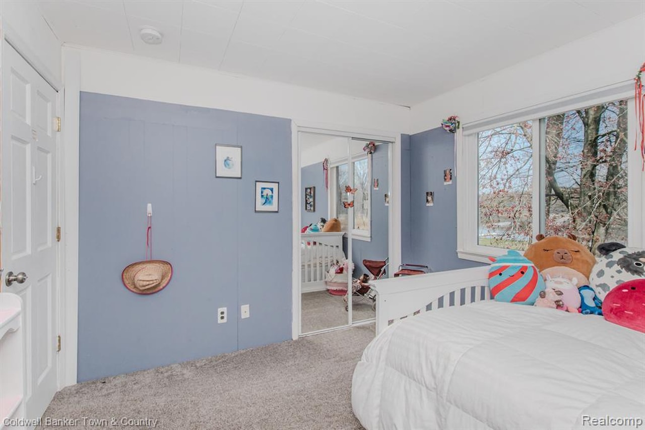 4405 Shoreview Ln in Hamburg Twp, MI Photo 43