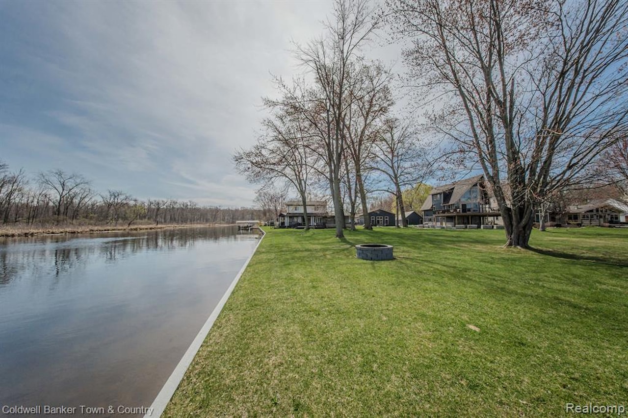 4405 Shoreview Ln in Hamburg Twp, MI Photo 54