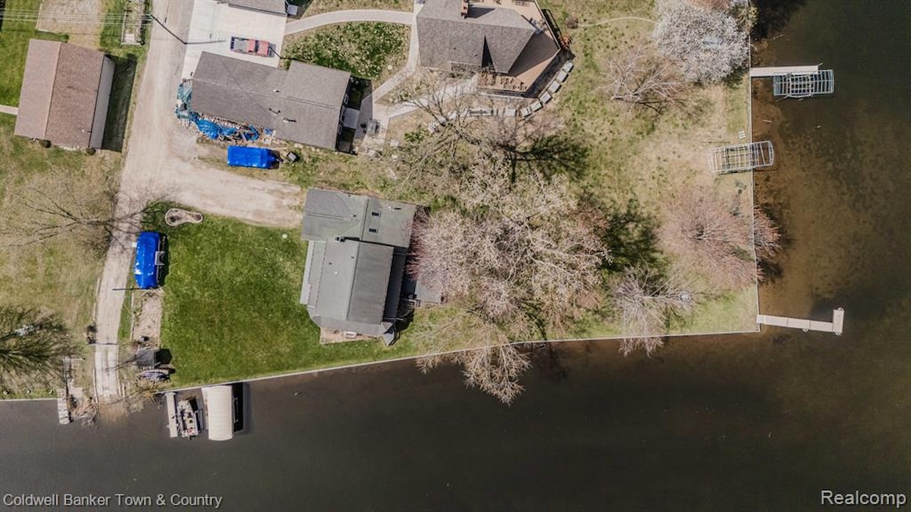 4405 Shoreview Ln in Hamburg Twp, MI Photo 57