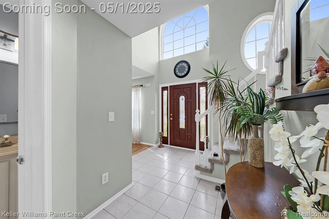 2397 Cedar Knoll Dr in Troy, MI Photo 4