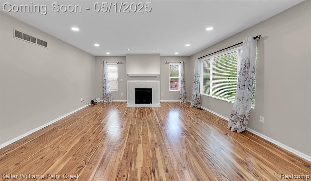 2397 Cedar Knoll Dr in Troy, MI Photo 6