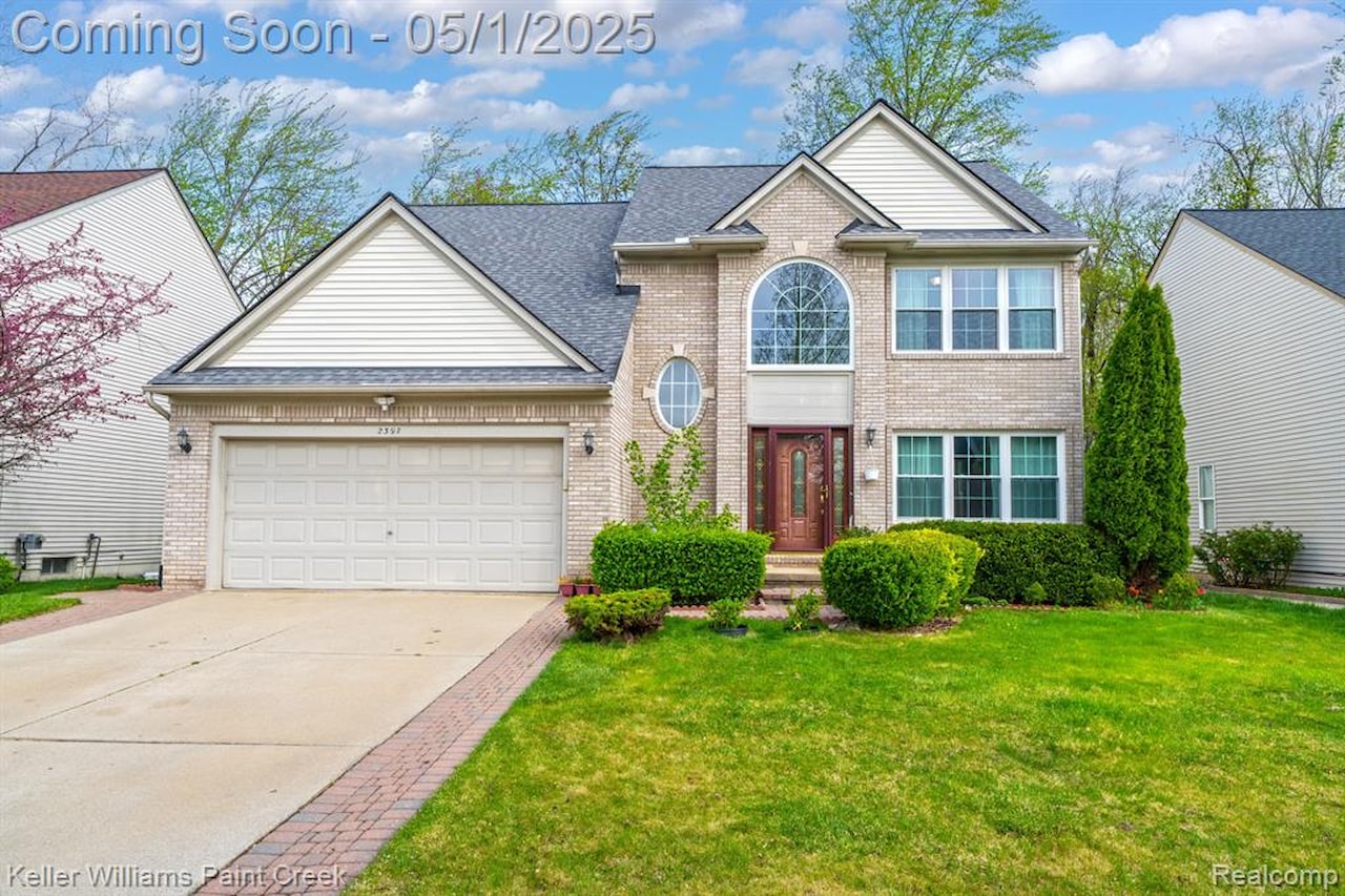 2397 Cedar Knoll Dr in Troy, MI Photo 3