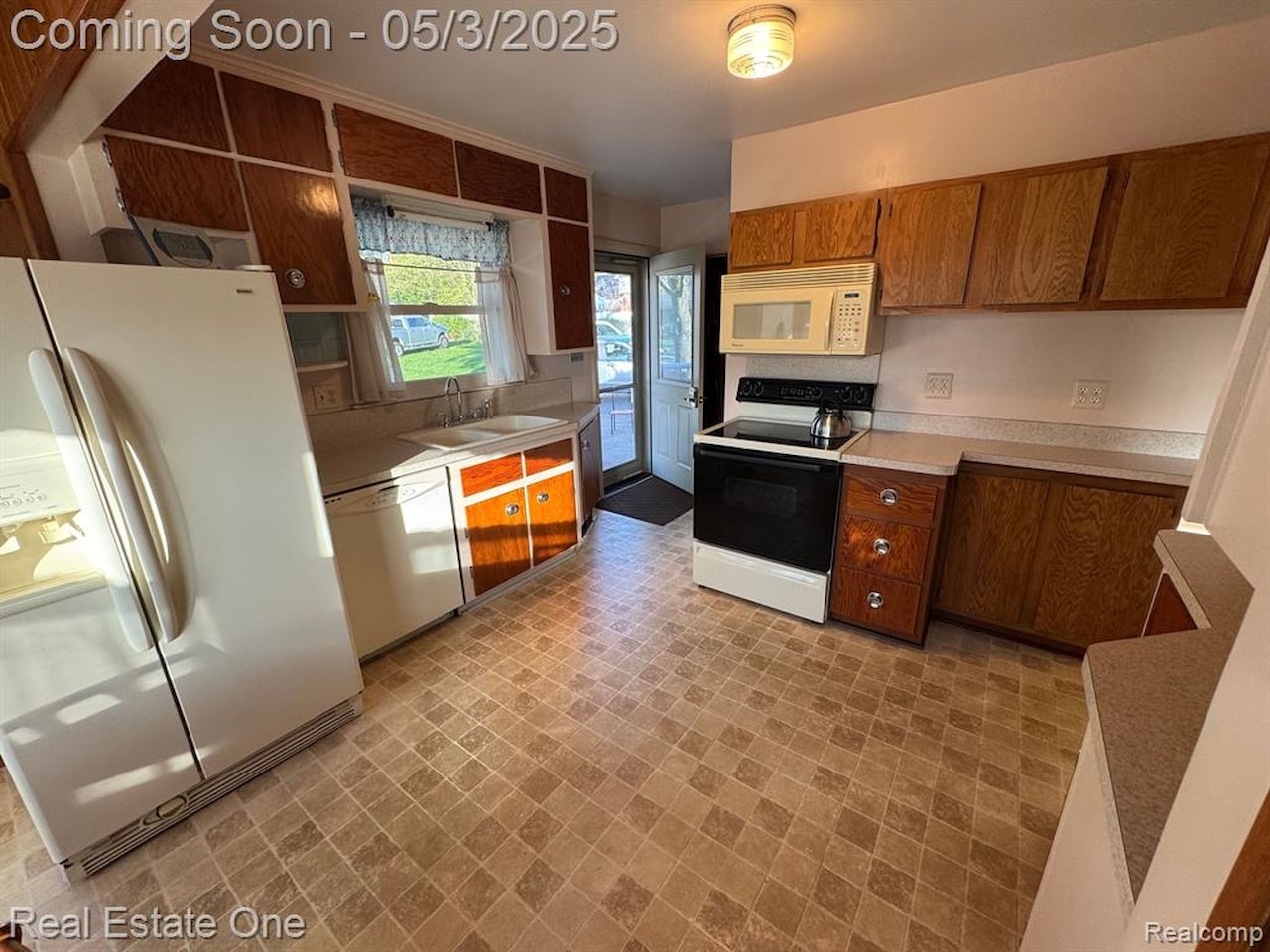 84 Lyford Rd in Waterford Twp, MI Photo 7