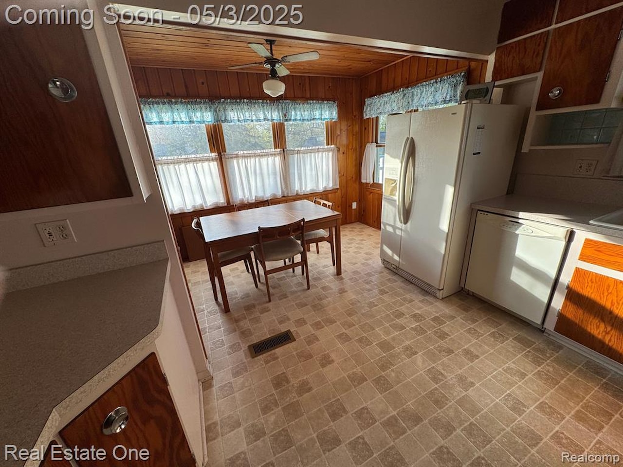 84 Lyford Rd in Waterford Twp, MI Photo 8
