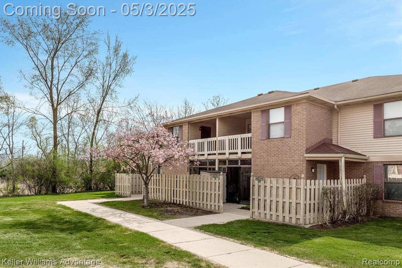 61244 Greenwood Dr in South Lyon, MI Photo 15