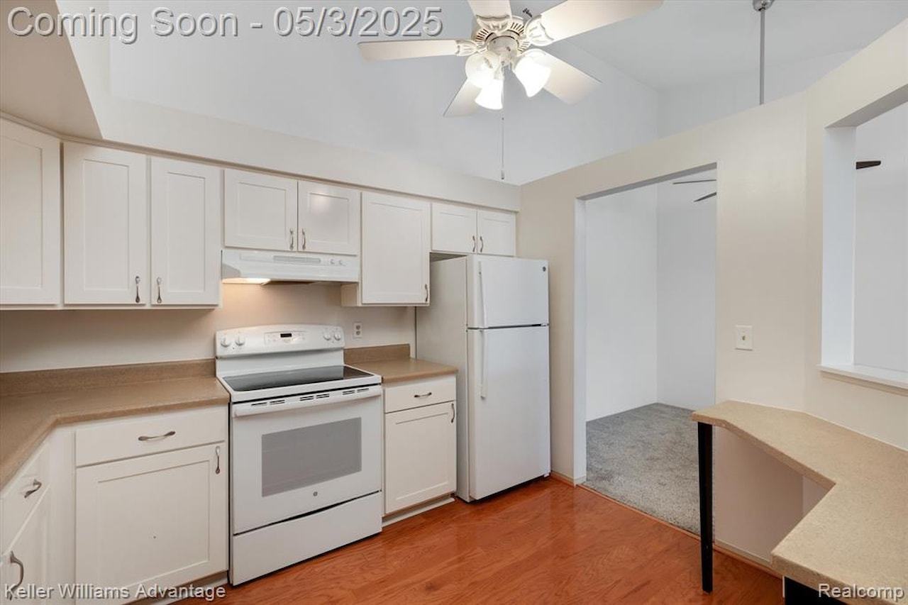61244 Greenwood Dr in South Lyon, MI Photo 8