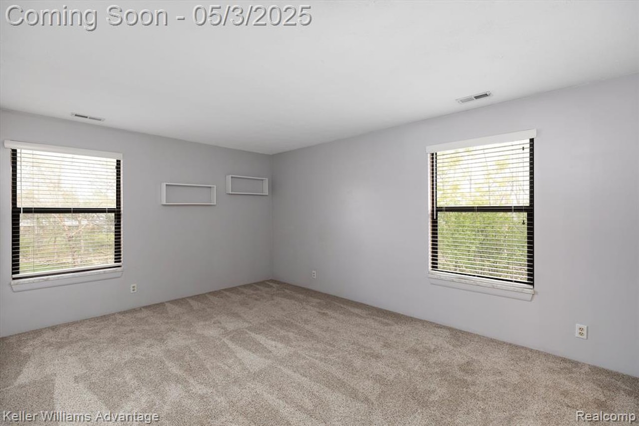 61244 Greenwood Dr in South Lyon, MI Photo 12