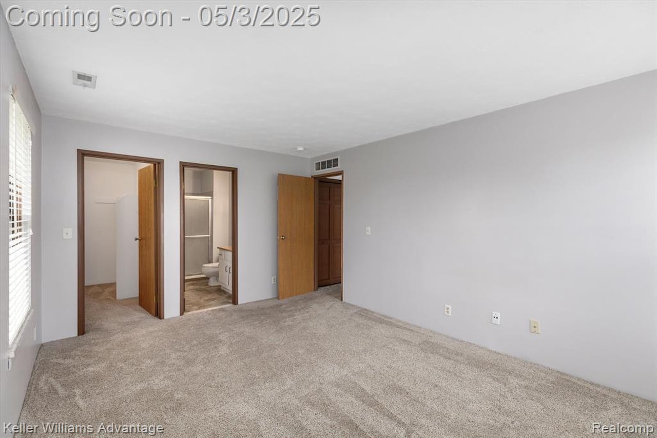 61244 Greenwood Dr in South Lyon, MI Photo 13