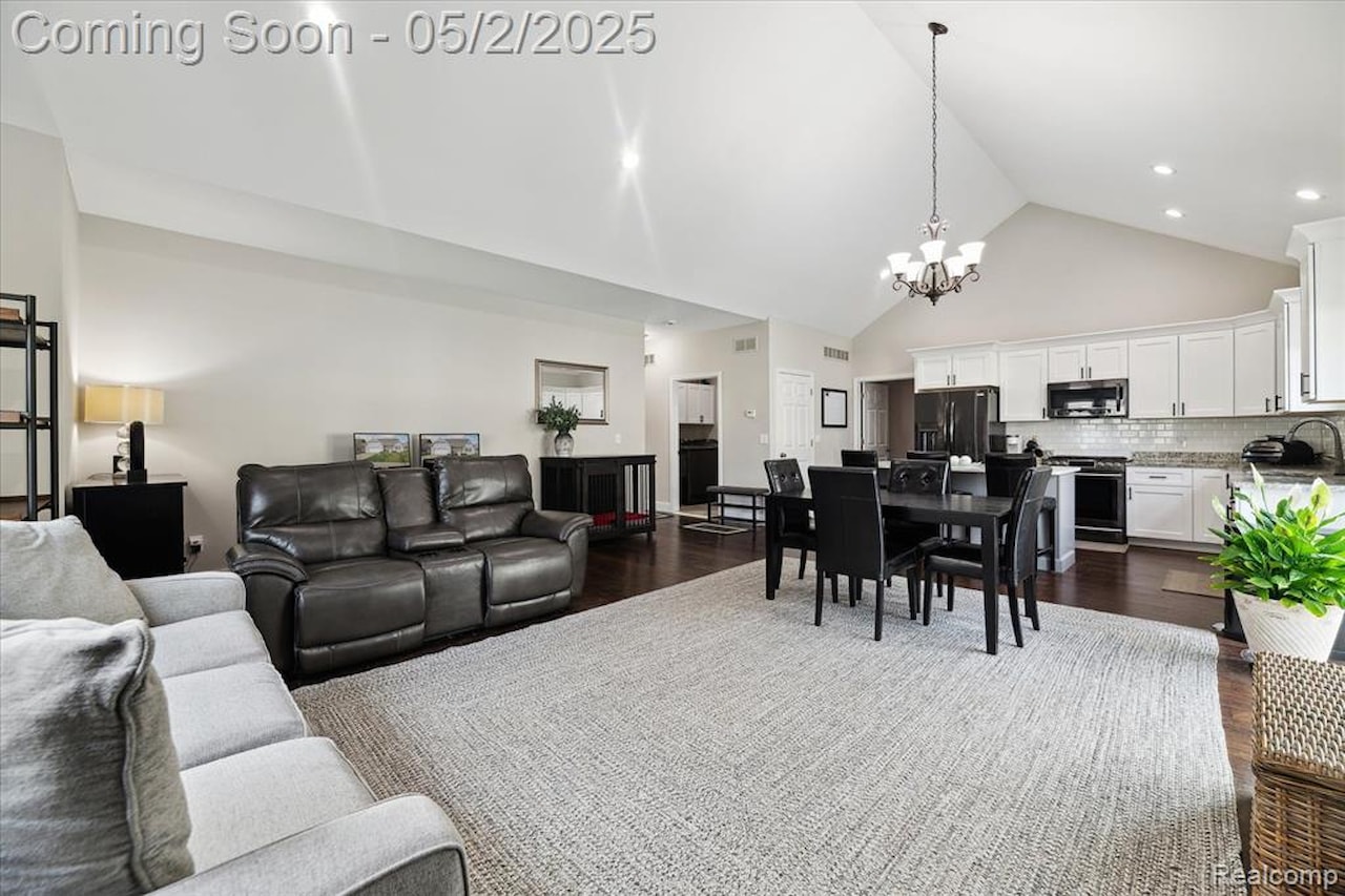 323 Dorchester Dr #29 in Howell, MI Photo 12