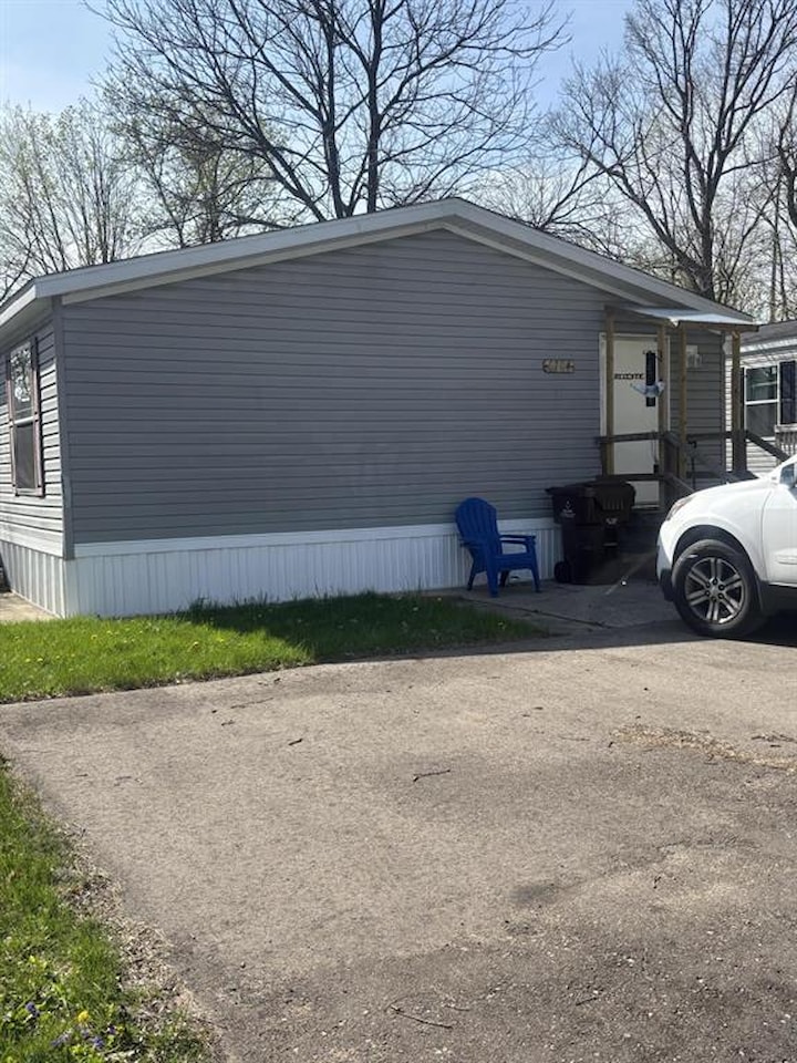 6704 Mill Stream Ln in Lansing, MI