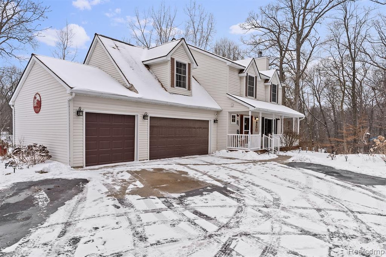 2008 Laurel Oak Dr in Oceola Twp, MI Photo 2