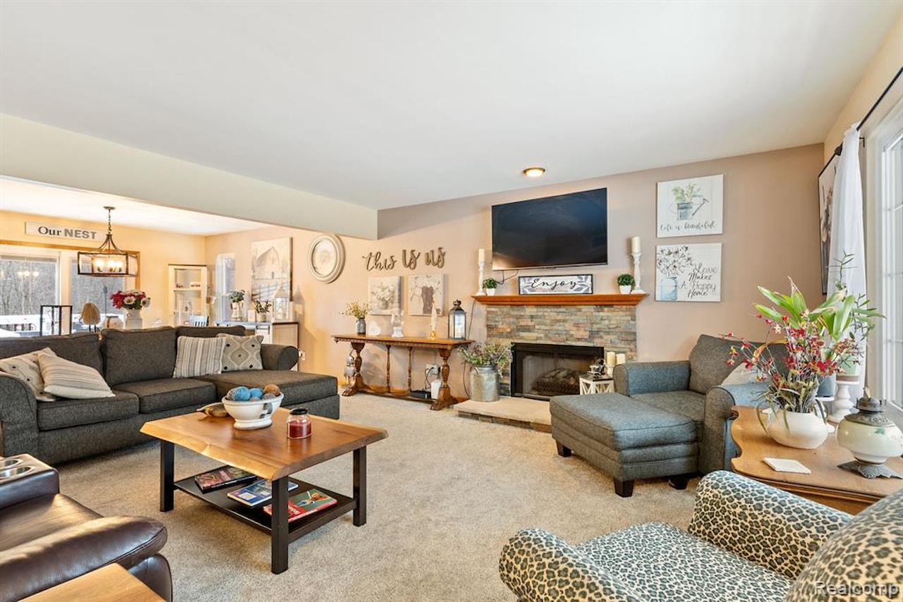 2008 Laurel Oak Dr in Oceola Twp, MI Photo 9