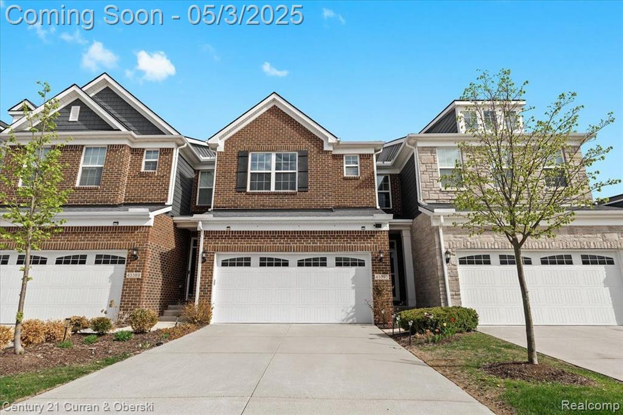 43393 Chancellor Ln in Novi, MI