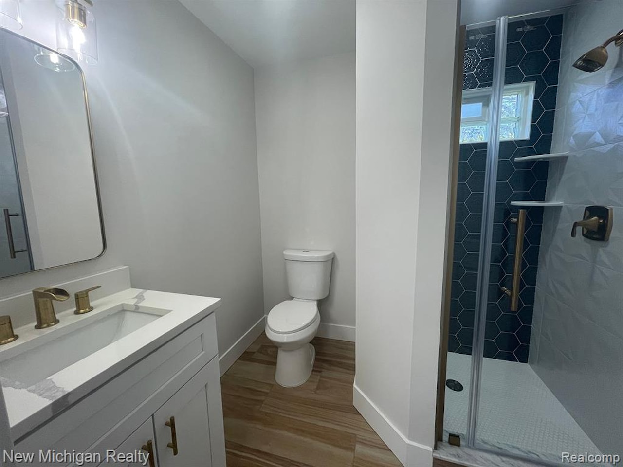 985 W Hazelhurst  St in Ferndale, MI Photo 15