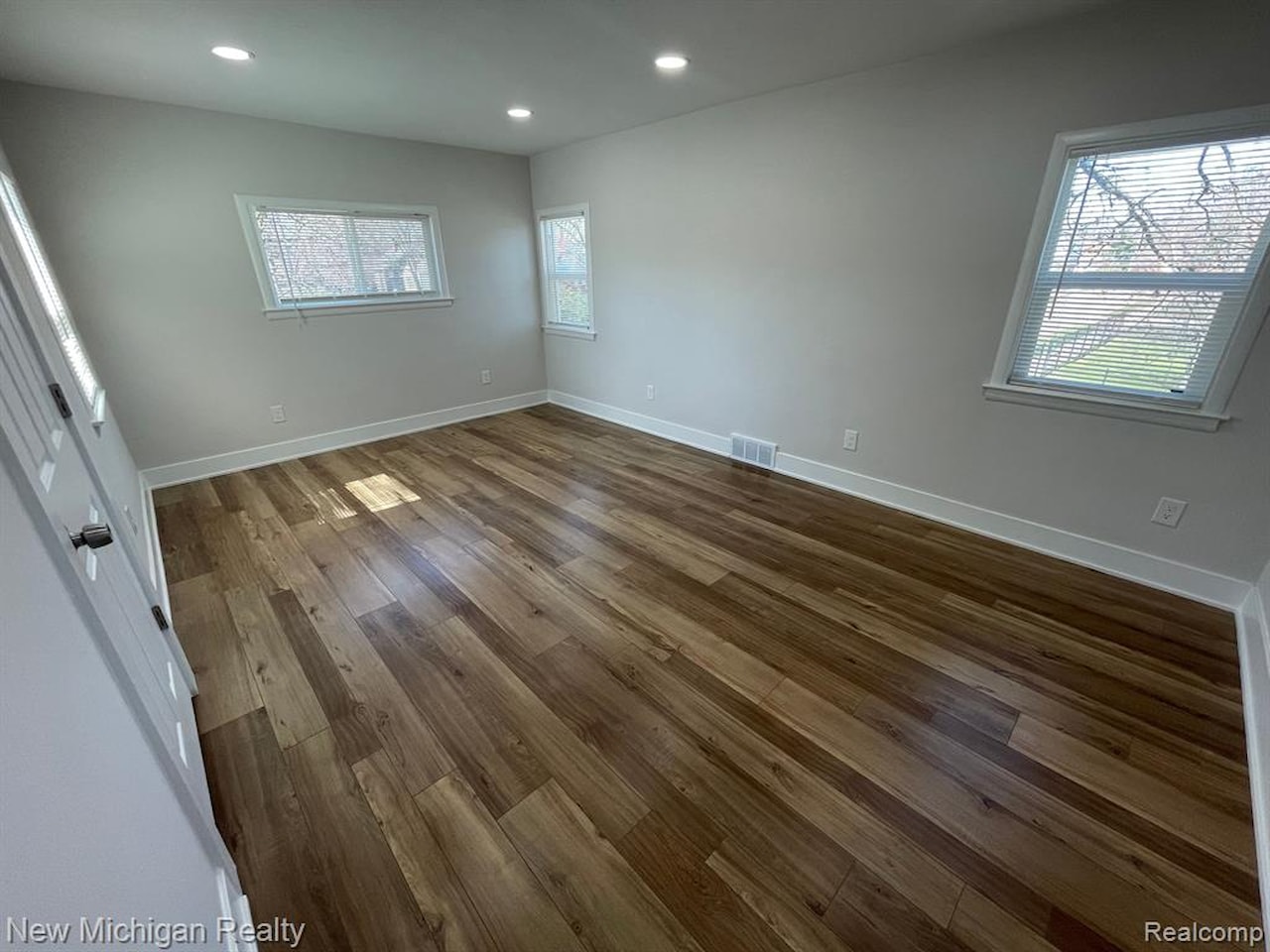 985 W Hazelhurst  St in Ferndale, MI Photo 21