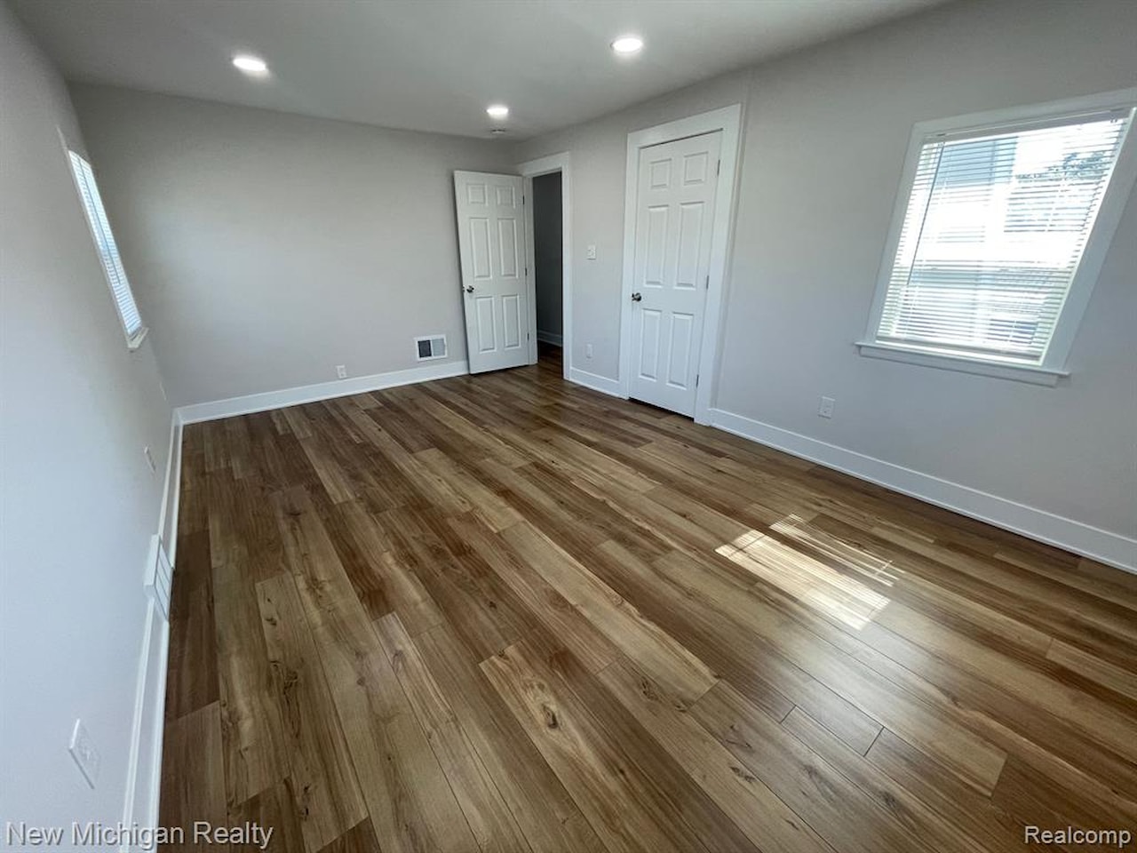 985 W Hazelhurst  St in Ferndale, MI Photo 22