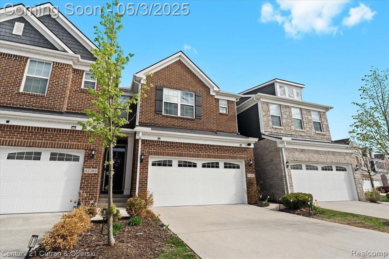 43393 Chancellor Ln in Novi, MI Photo 2