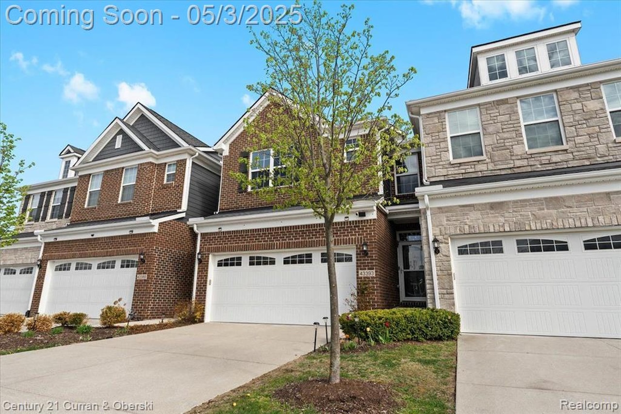 43393 Chancellor Ln in Novi, MI Photo 3