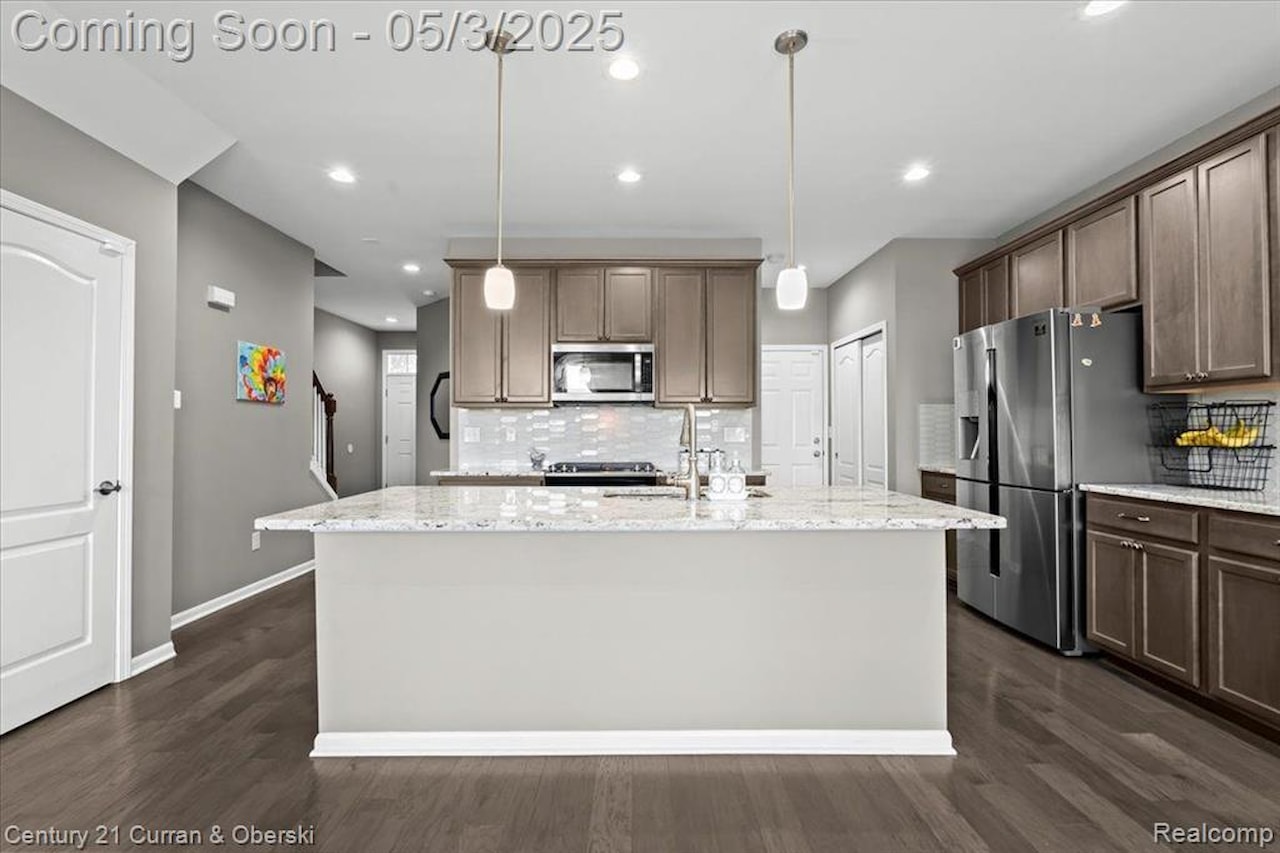 43393 Chancellor Ln in Novi, MI Photo 12